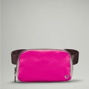 Lululemon Everywhere Belt Bag 1L – Pow Pink Light/Lunar Rock/Chrome